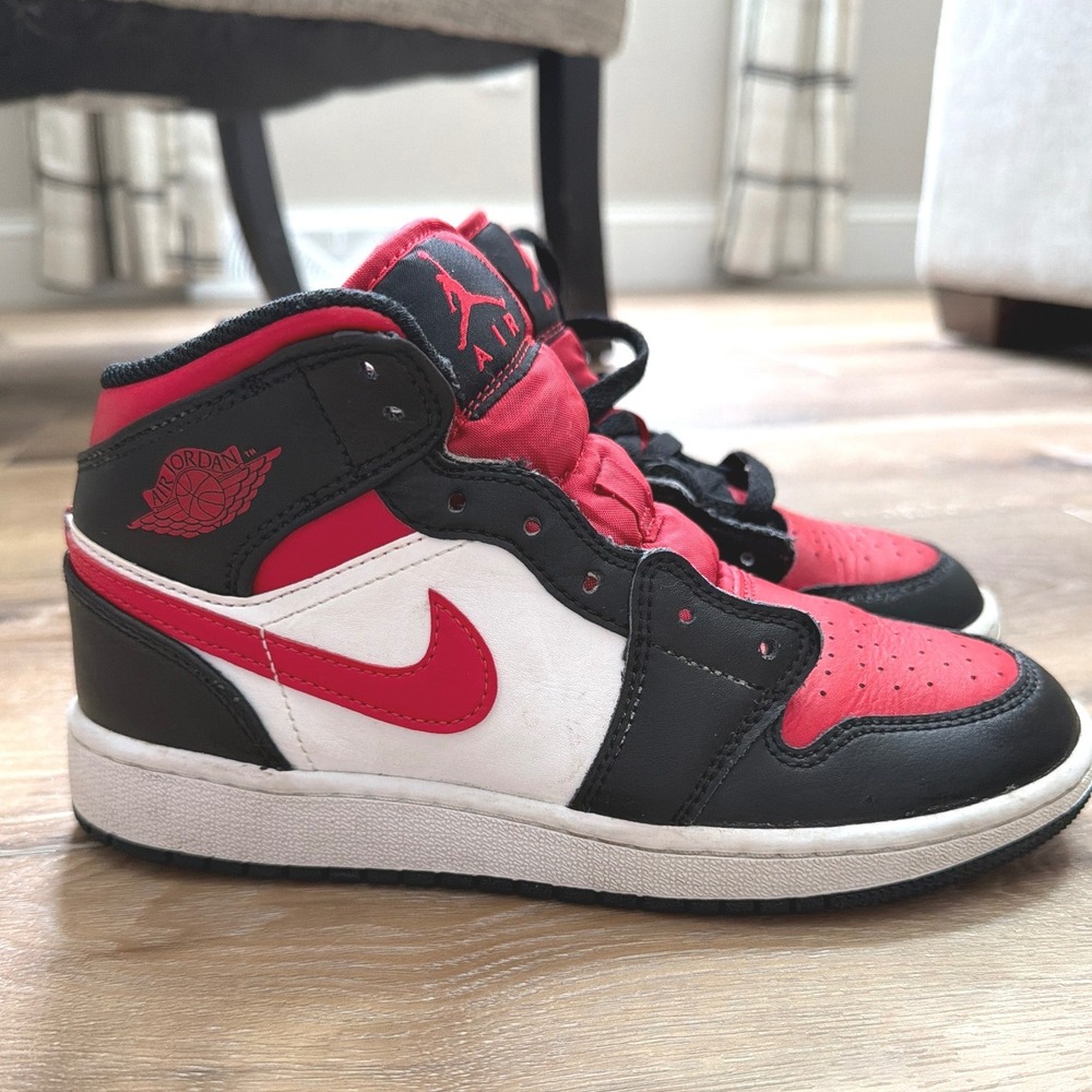 Nike Air Jordan 1 Mid GS "Bred" Gym Red Black White 554725-079 Kids Size 4Y